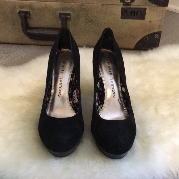 chinese laundry black pumps